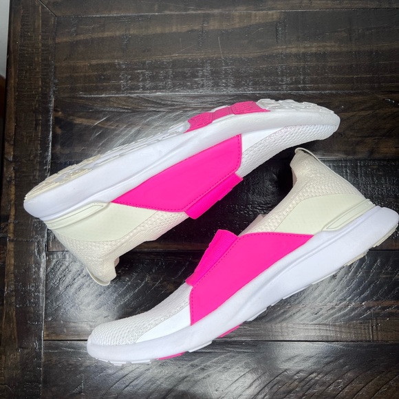 APL TECHLOOM BLISS WOMENS 7.5 SLIP ON SNEAKER EUC - Picture 5 of 13